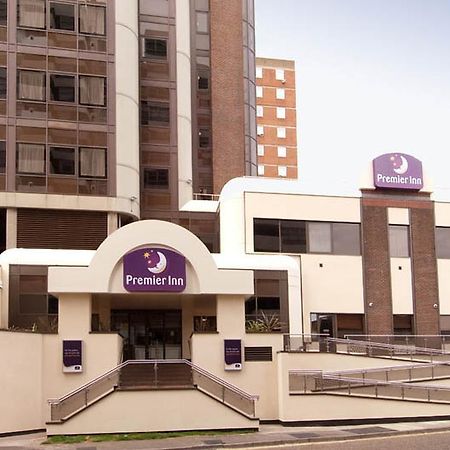 Premier Inn Sunbury - Kempton Park Exterior foto