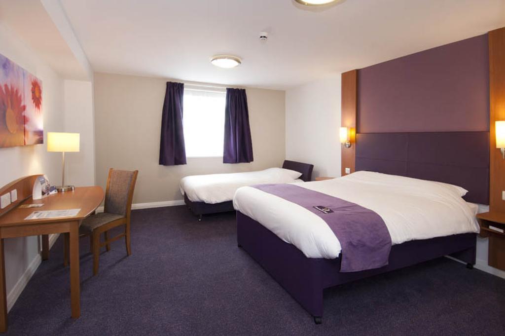 Premier Inn Sunbury - Kempton Park Habitación foto