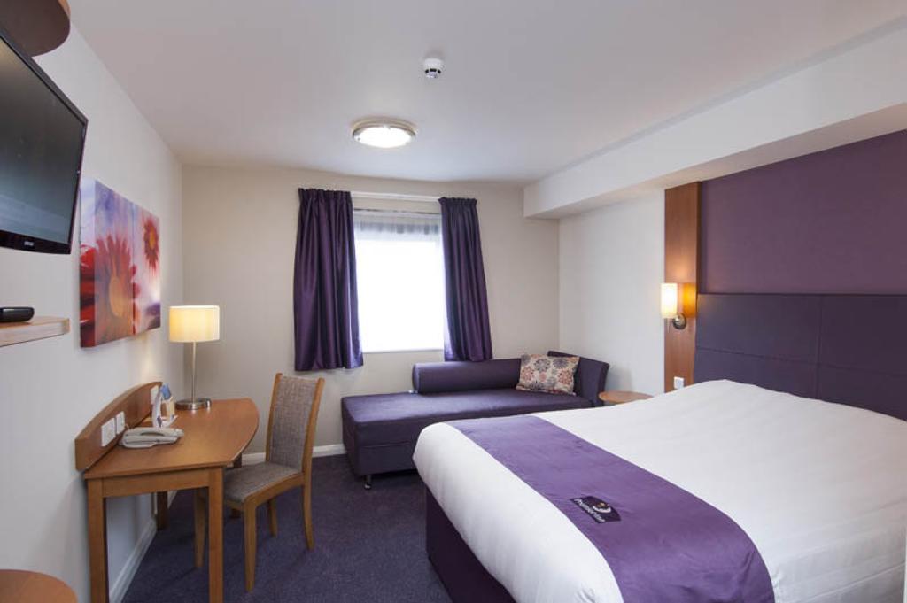Premier Inn Sunbury - Kempton Park Habitación foto